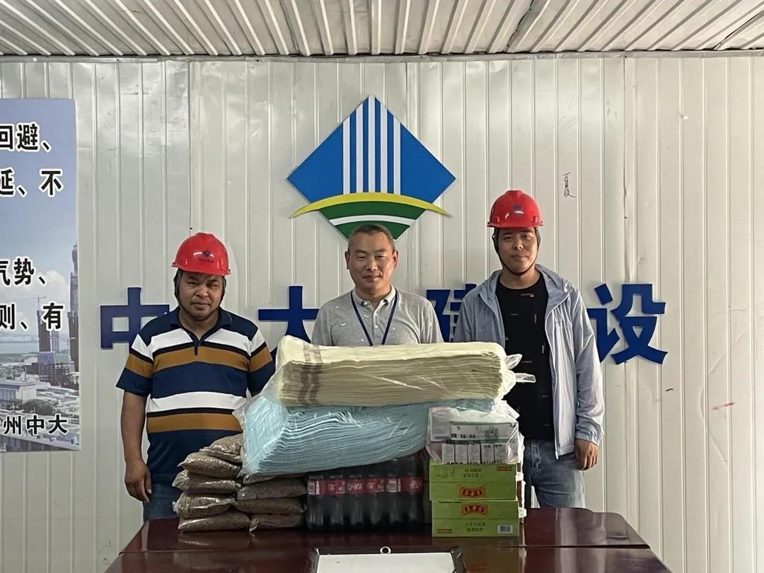 蜂蜜自動化灌裝機(jī)學(xué)會這三點(diǎn)讓您沒有煩惱！